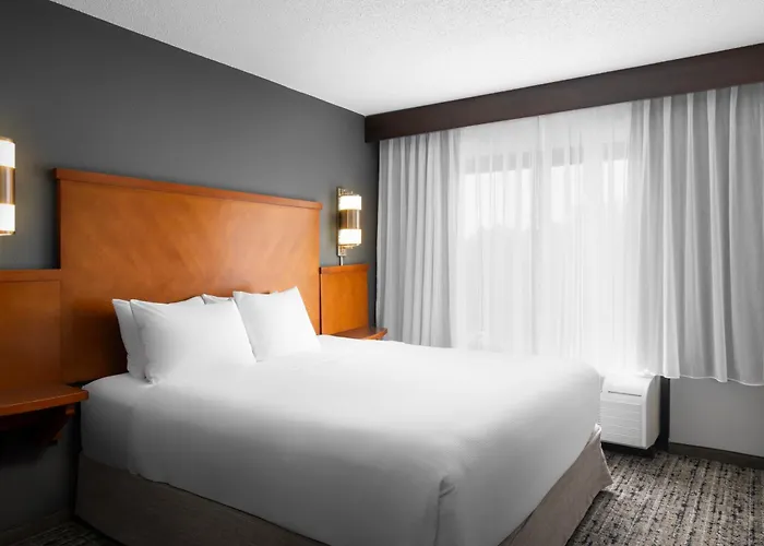 Hyatt Place Charlotte Airport/Lake PointeAirport Hotel